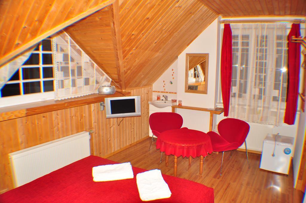 Guesthouse Leiputrija Ādaži Buitenkant foto