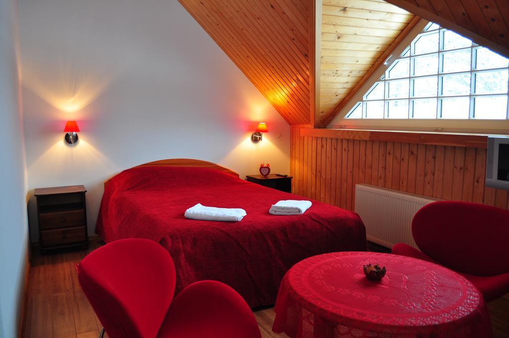 Guesthouse Leiputrija Ādaži Buitenkant foto