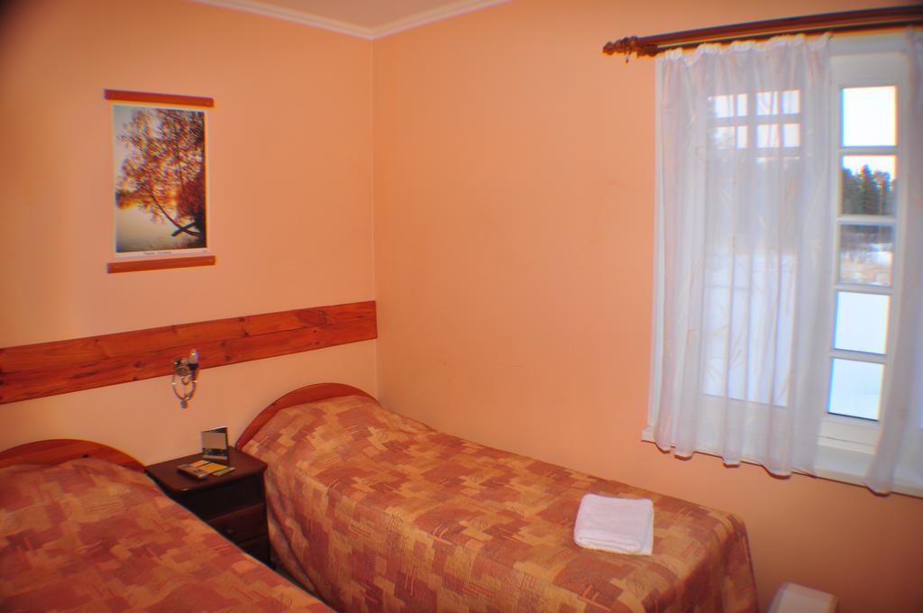 Guesthouse Leiputrija Ādaži Buitenkant foto