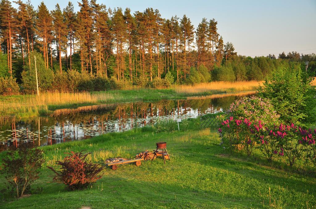 Guesthouse Leiputrija Ādaži Buitenkant foto